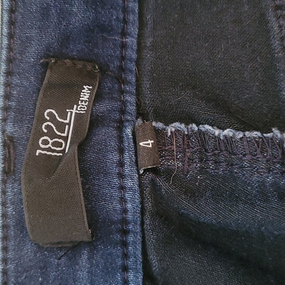 Jeans - Picture 3 of 4